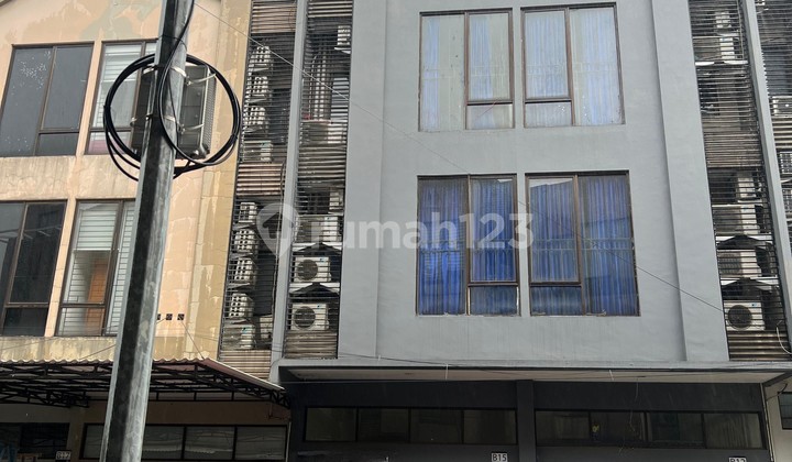 Investasi Cuan! Ruko 4 Lantai Grand Centro Bintaro, Jakarta Selatan Investasi Cuan! Ruko 4 Lantai Grand Centro Bintaro, Jakarta Selatan