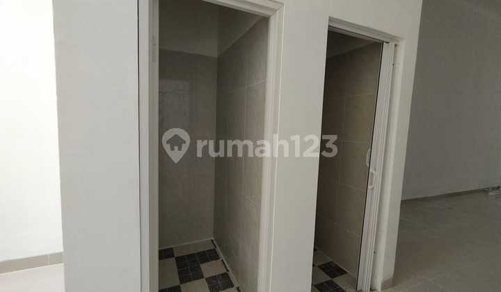 Dijual / Disewakan Bangunan Ruko Taman Cosmos Jakarta Barat Siap Usaha 2