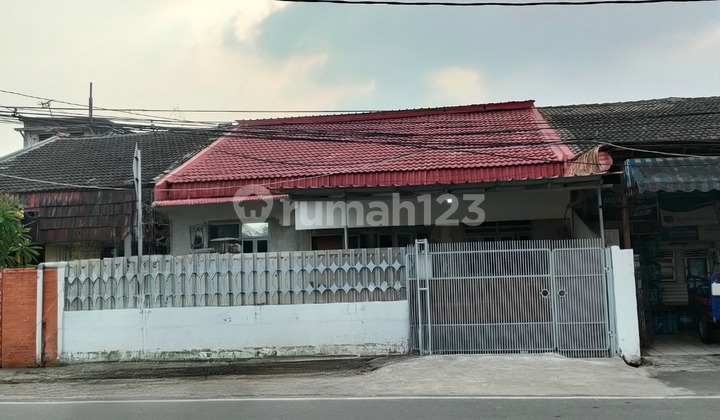 Rumah Lebar Cocok untuk Usaha + Tempat Tinggal Area Taman Kota Jakbar