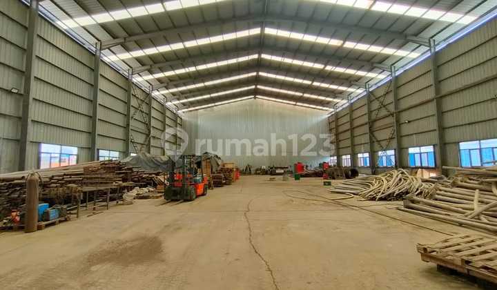 Bangunan Komersil Gudang Indoor di Rest Area KM 19B Tol Jakarta-Cikampek Bekasi