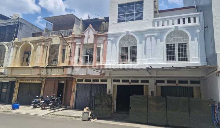 Bangunan Ruko Pelangi Dekat Mall Green Sedayu Jakarta Barat Siap Pakai Bangunan Ruko Pelangi Dekat Mall Green Sedayu Jakarta Barat Siap Pakai