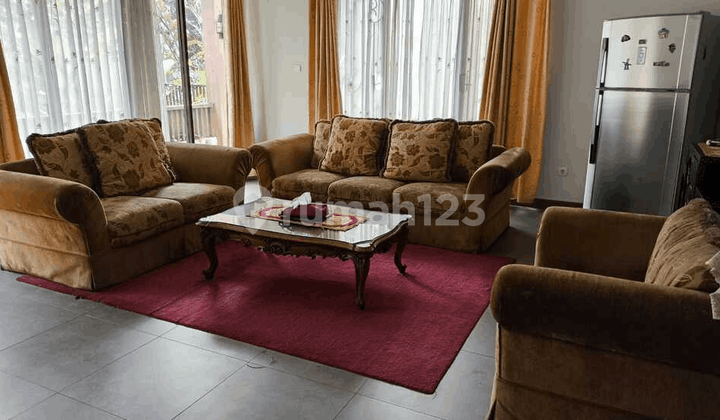 Dijual Villa Cantik dan Asri Cocok untuk Staycation/Investasi Dijual Villa Cantik dan Asri Cocok untuk Staycation/Investasi