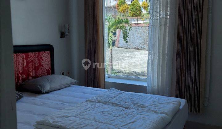 RUMAH/VILLA SIAP HUNI di Sukapura Probolinggo SHM 3