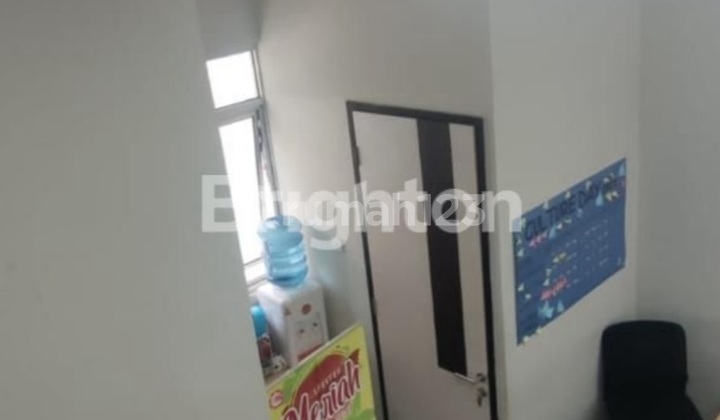 3-Story Strategic Shop House in the Heart of the City, Busy Traffic, Sriwijaya, Semarang 2