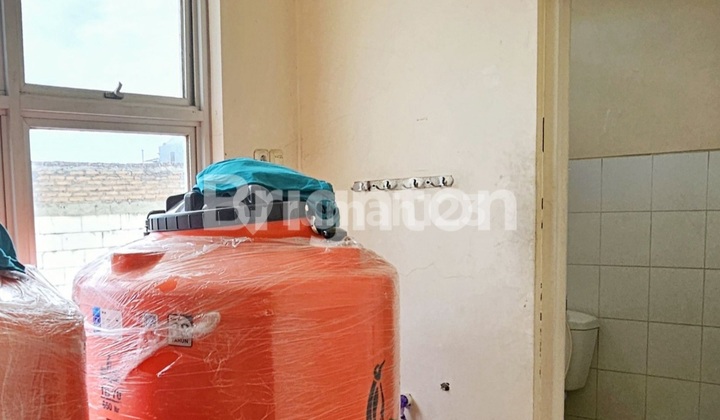 Ruko Pinggir Jalan Lebar Halaman Parkir Luas di Patimura Semarang 2