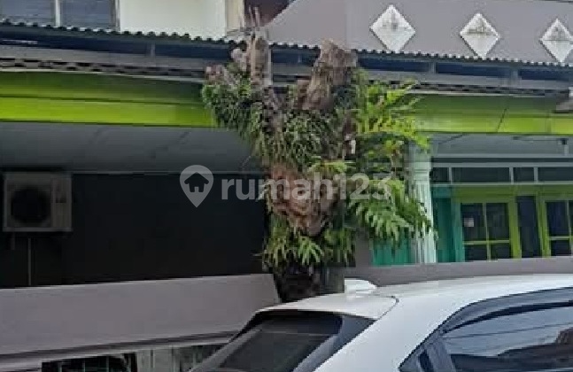 Two-Story House Located on Jalan Kuala Mas, North Semarang 1