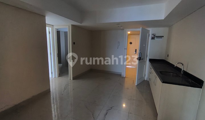 Apartement Louis Kienne 2 BR Semi Furnished Bagus 11