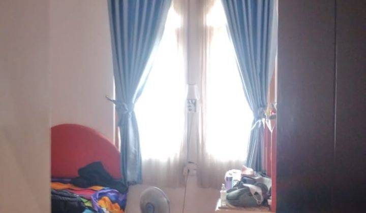 kamar tidur rumah bagus unfurnished shm di