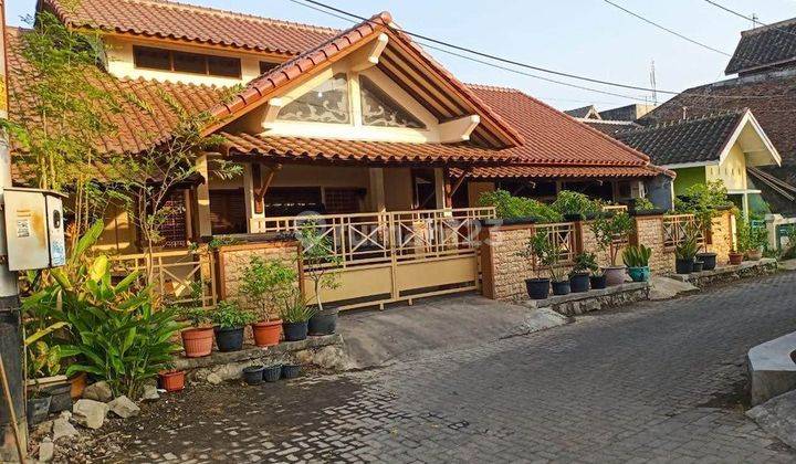 Rumah Bagus Semi Furnished SHM di Pedurungan, Semarang 1