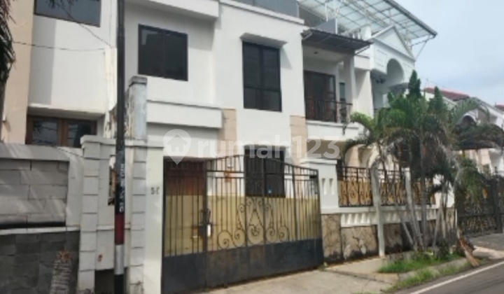 For Sale 2-Story House in Petojo Sabangan, Jakarta For Sale 2-Story House in Petojo Sabangan, Jakarta