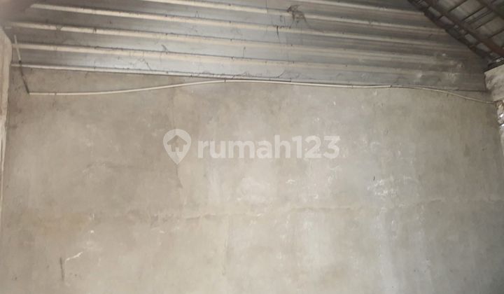 Warehouse with Ample Parking – Strategic Location in Sudirman Warehouse with Ample Parking – Strategic Location in Sudirman