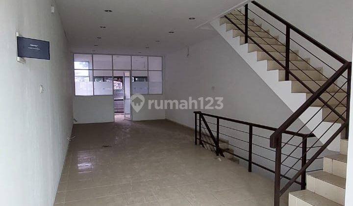 Rumah Indah Siap Huni 3 Lantai di Sudirman, Bandung 1