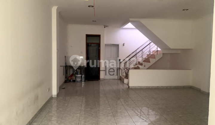 Turun Harga !! Ruko 3 Lantai Strategis di Kawasan Kurdi Turun Harga !! Ruko 3 Lantai Strategis di Kawasan Kurdi