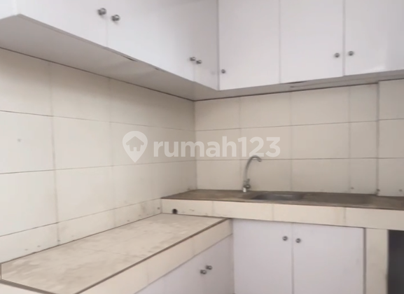 Di Lelang Rumah Besar Dan Luas Daerah Strategis Sayap Setiabudi 2