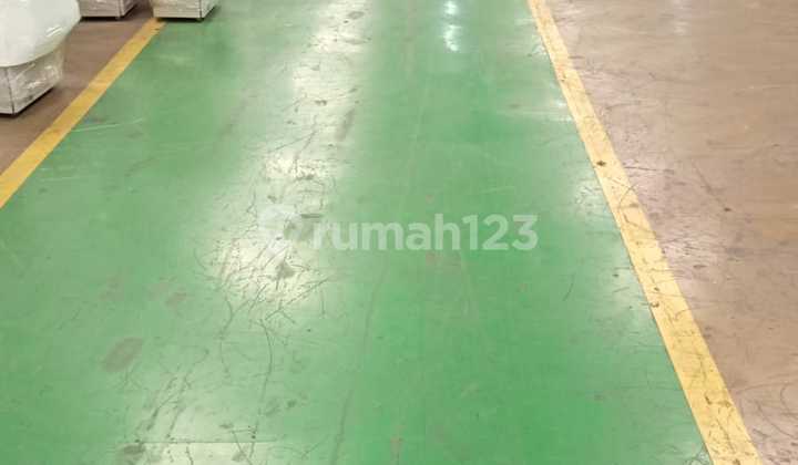 Factory on Pasar Kemis Highway Tangerang, Located by Main Road, Has B3 Waste Permit.