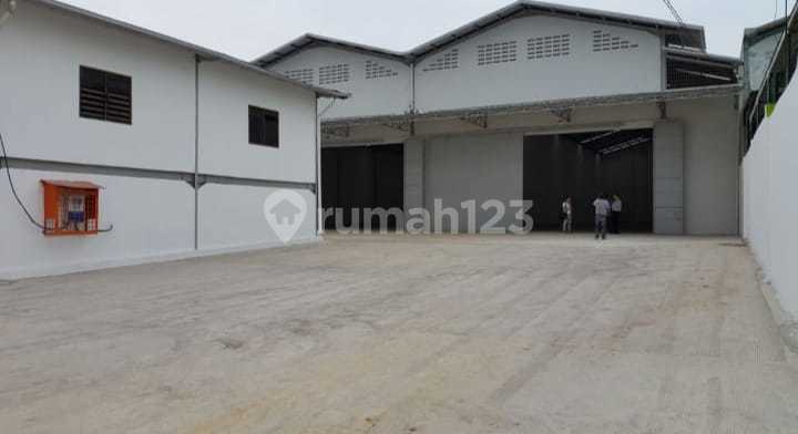 Gudang di Jalan raya perancis Gudang di Jalan raya perancis