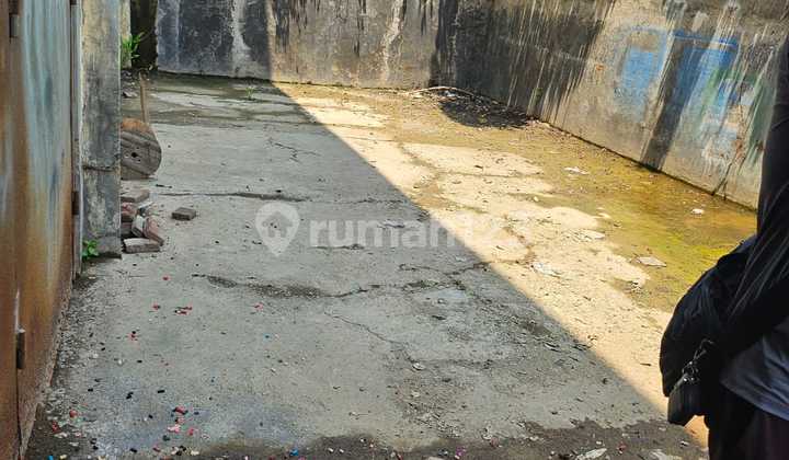 Plong Warehouse in the Dadap Pantai Indah Warehousing Area Near Soekarno Hatta Airport and Inner Outer Ring Toll Road Plong Warehouse in the Dadap Pantai Indah Warehousing Area Near Soekarno Hatta Airport and Inner Outer Ring Toll Road