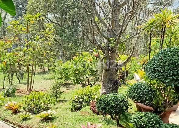 Land by the Sukabumi Toll Road has a villa, can build a factory.