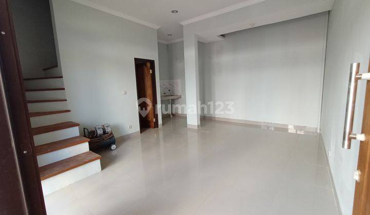 Rumah 2 lantai harga murah free biaya lokasi strategis dekat tol jatiwarna dan jatiasih