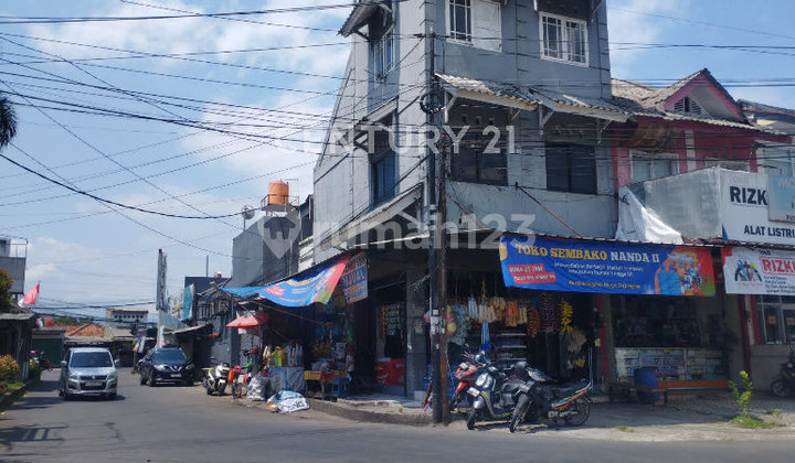 Strategic Shophouse in a Busy Residential Area of Gaperi 2 Karadenan Cibinong 1