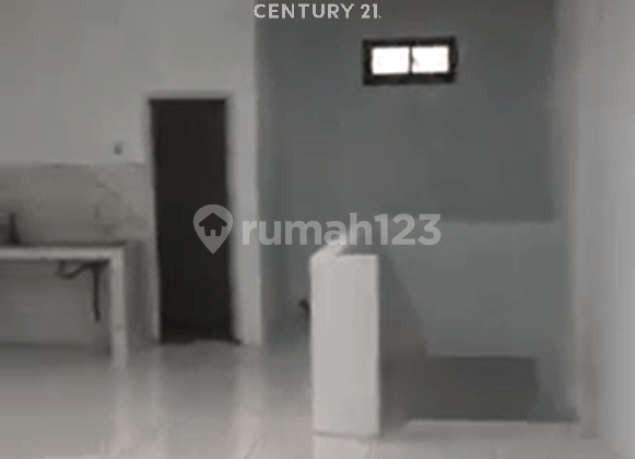 Strategic 2.5 Story Shop House on Jl Abdul Ghani, Cilodong, Depok 2