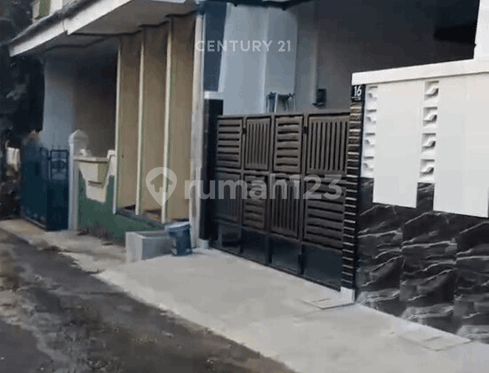 Strategic House Near Toll Road and Station on Jl Labu Beji Depok
