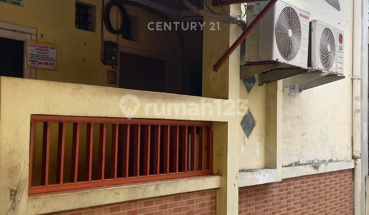 8-Room House in Business Area on Jl F Raya Sawah Besar, Central Jakarta