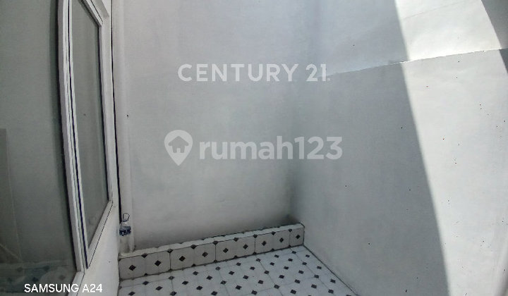 Newly Renovated House Ready for Occupancy in Taman Venesia Cluster, Sentul City 2