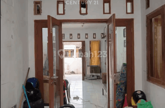 kamar tidur rumah hoek strategis dekat tol