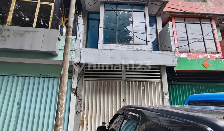 2-Story Shop House in Klojen Wilis Intersection Area, Malang 2