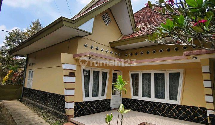 Rumah Classic Semi Colonial Terawat Daerah Gondanglegi Malang 1