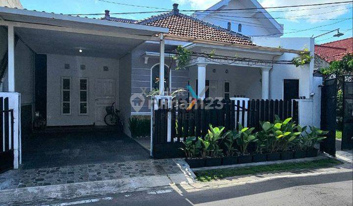 tampak depan rumah 2 lantai siap huni