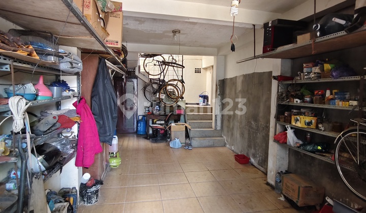 Asri House, Singosari Area, Karanglo, Malang Regency 2