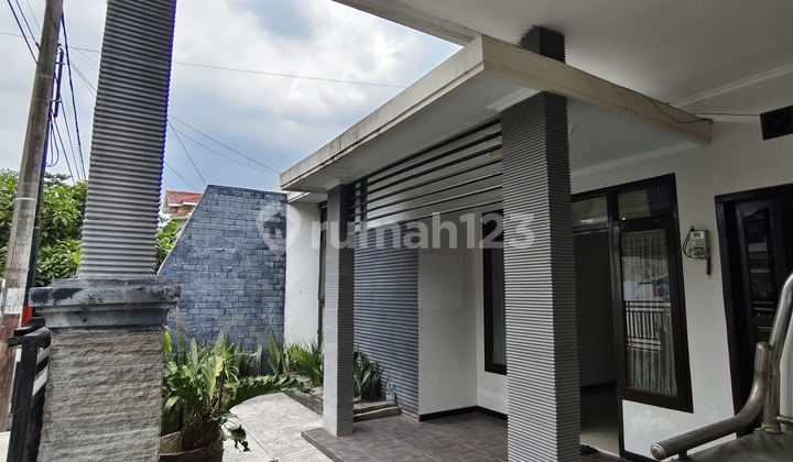 Ready-to-Live House with Many Rooms Suitable for Boarding/Guest House 2