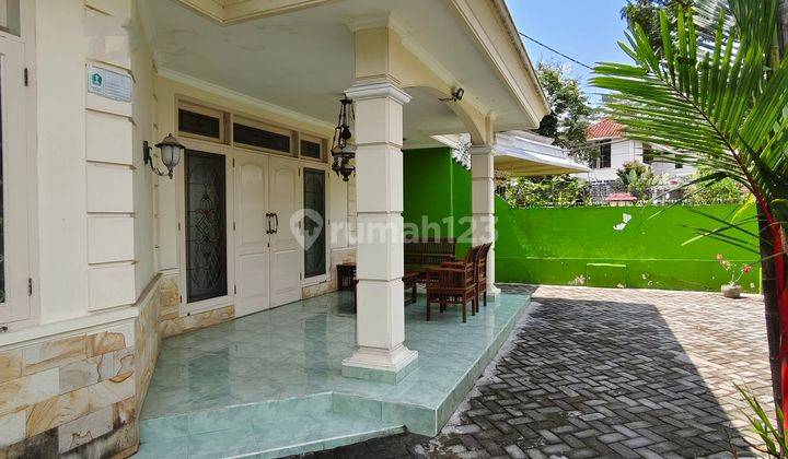 Rumah Classic Terawat Siap Huni Lokasi Tengah Kota Malang  2