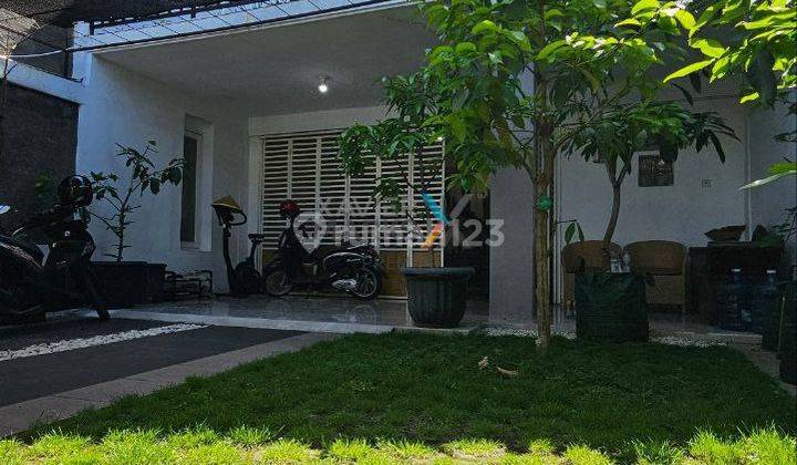 teras rumah 2 lantai siap huni