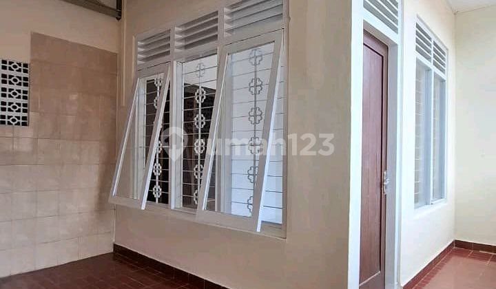 For Rent House on 2 Mbl Street