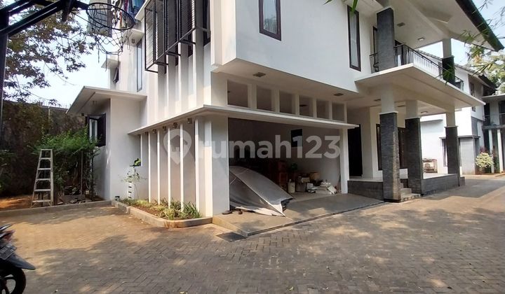 Dijual Rumah Lokasi, Design Mantab. SILAHKAN SURVEY 2