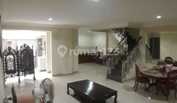 Dijual Rumah Kost Dekat Ke.jl Supomo 2