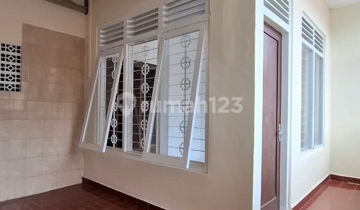 For Rent House on 2 Mbl Street