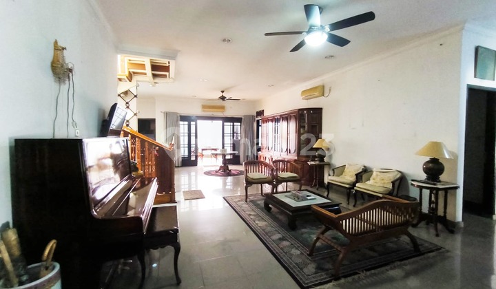 Rumah dijual area Senopati jalan lebar dan lingkungan tenang