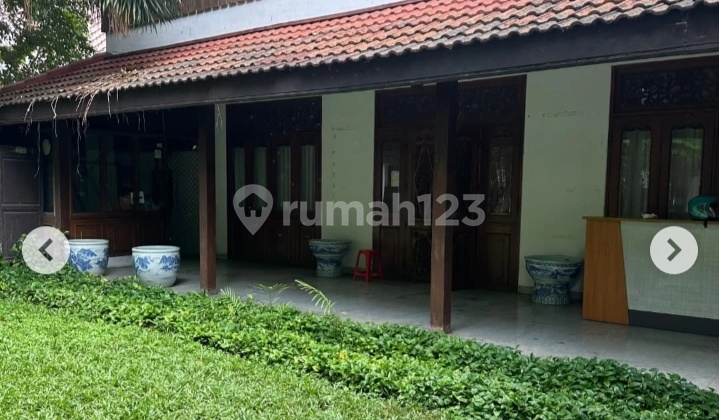 Dijual Rumah Cantik Dipinggir Jalan Lokasi Strategis Di Jakarta Timur