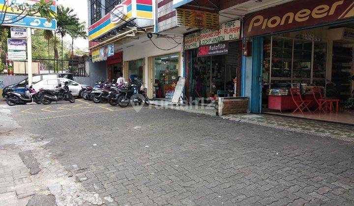 Turun Harga!!! Dijual Ruko Pinggir Jalan Ramai posisi Hook Di Kebayoran Lama, Jakarta Selatan  2