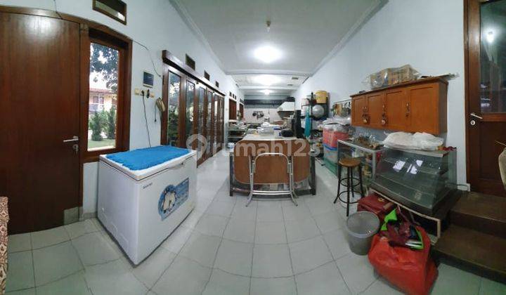 Dijual Rumah Asri Pinggir Jalan Cocok untuk Usaha 9