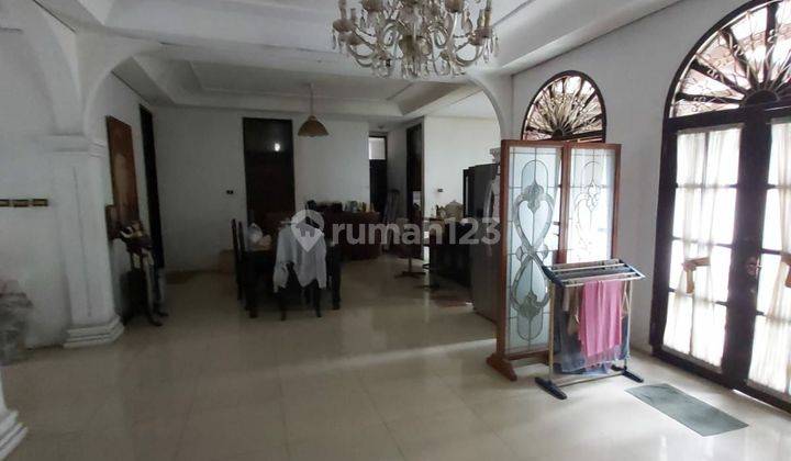 Rumah Besar Lokasi Pinggir Jalan Bisa Untuk Usaha atau Kos2 an Lokasi Strategis Di Jakarta Selatan  2