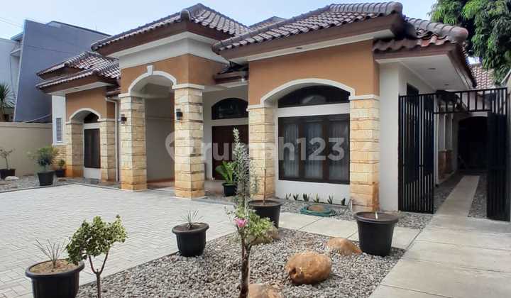 For Quick Sale !!! Ready-to-Occupy House in Strategic Location at Veteran Bintaro, South Jakarta