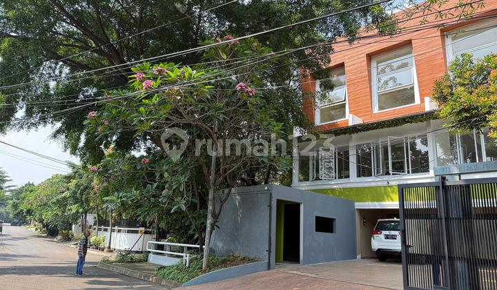 Dijual Rumah Sudah Renovasi di Lokasi Exclusive di Pondok Indah Jakarta Selatan