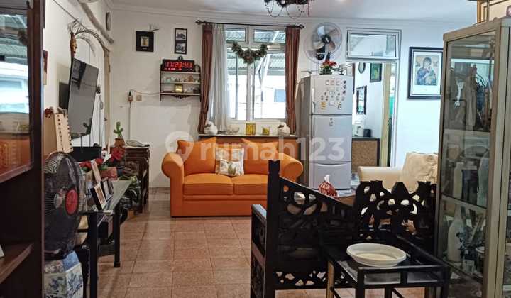Dijual Rumah Asri Terawat Siap Huni Di Pinggir Jalan  2