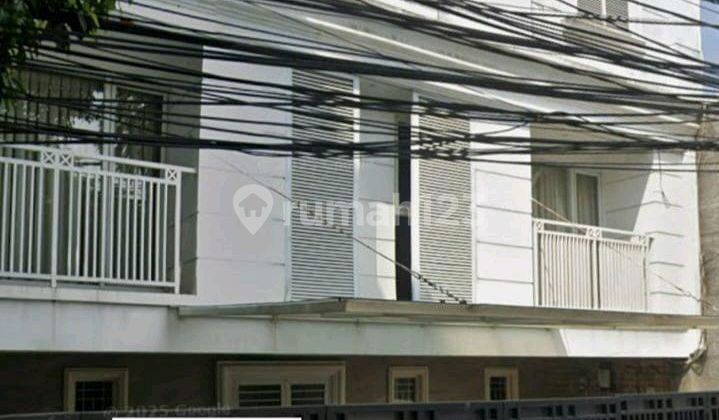 Turun Harga !!! Dijual Rumah Mewah Siap Huni di Lokasi Strategis Segitiga Emas Jakarta Selatan