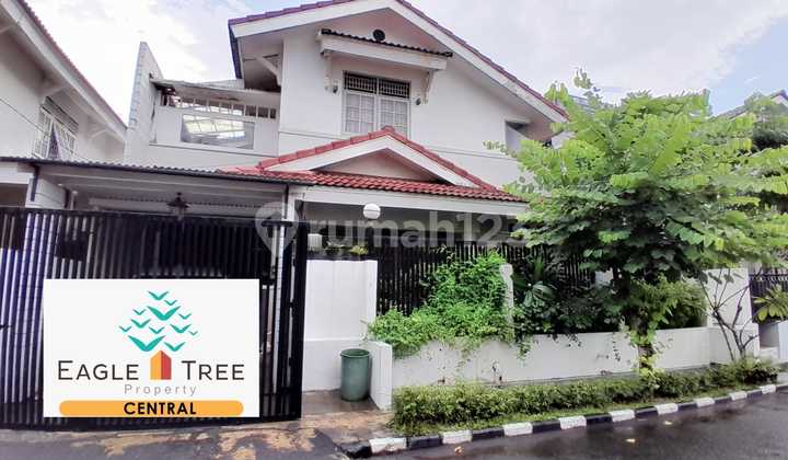 For Sale Ready-to-Live Home Inside a Cluster in Bintaro Jaya Sector 9